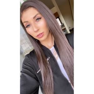 Meet your Posher, Vanessa